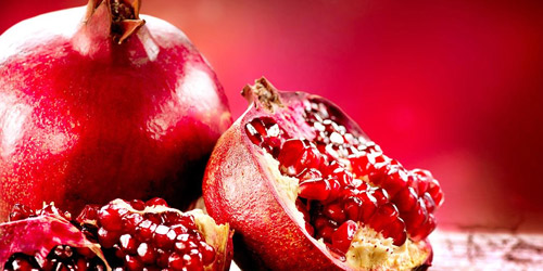 Apakah kebaikan dan kesan memakan buah delima?